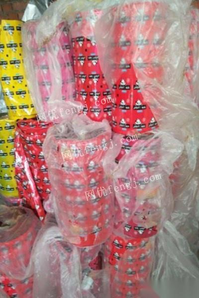 高价回收各种食品包膜食品袋食品杯镀铝袋复合卷膜